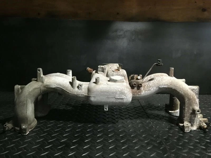 Subaru Outback Legacy 2001 colector de admisión Foto 2 de 4