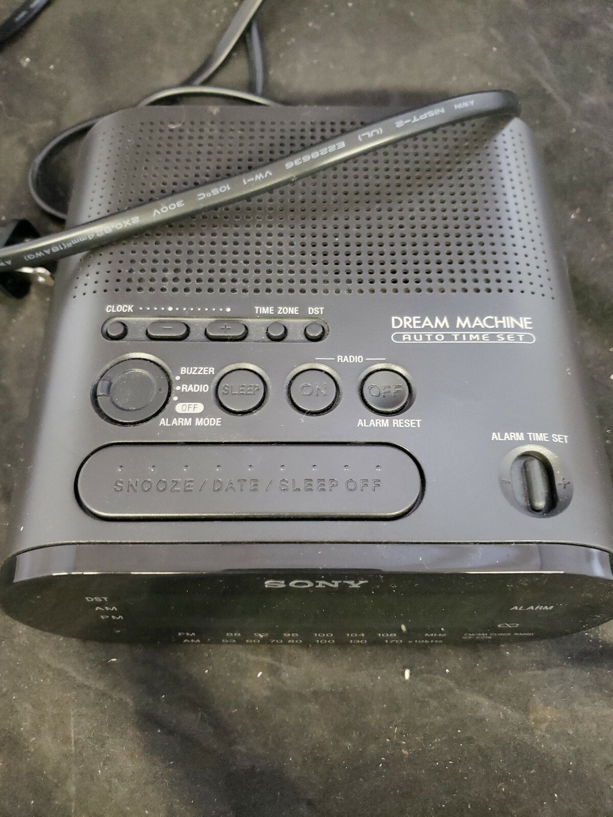 Sony Dream Machine Alarm Clock AM/FM Radio ICFC218 Black very clean