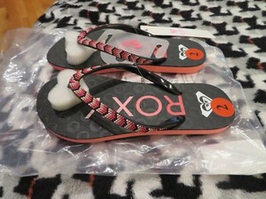 roxy pink flip flops