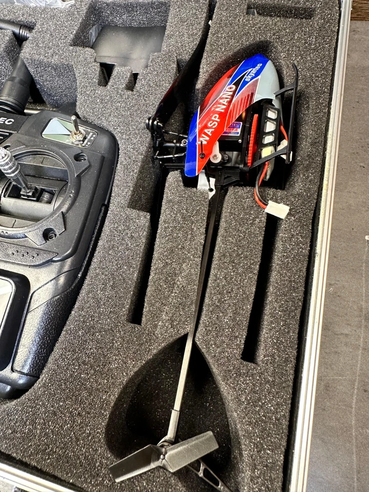 Skyartec Wasp Nano RC Helicopter Kit NASA701 2.4G 7-Channel Controller Case - Image 3 of 4