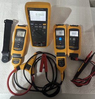 FLUKE 3000FC Wireless TRUE RMS Multimeter 4pcs set w/Leads