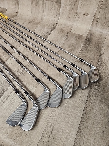 Cleveland Golf CG Tour Blades Irons 3-PW Dynamic Gold S300 - RIGHT HAND - Picture 10 of 12