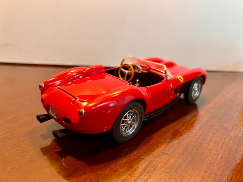 Danbury Mint 1958 Ferrari 250 Testa Rossa Diecast Model Car 1:24 *Original Box* - Picture 3 of 11