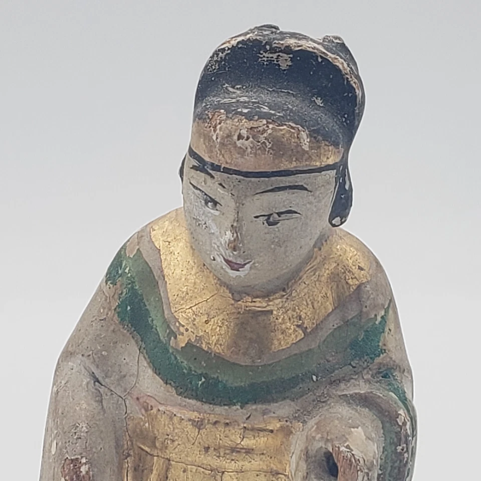 Figuras de madera chinas Mingqi asistentes de corte Foto 2 de 4