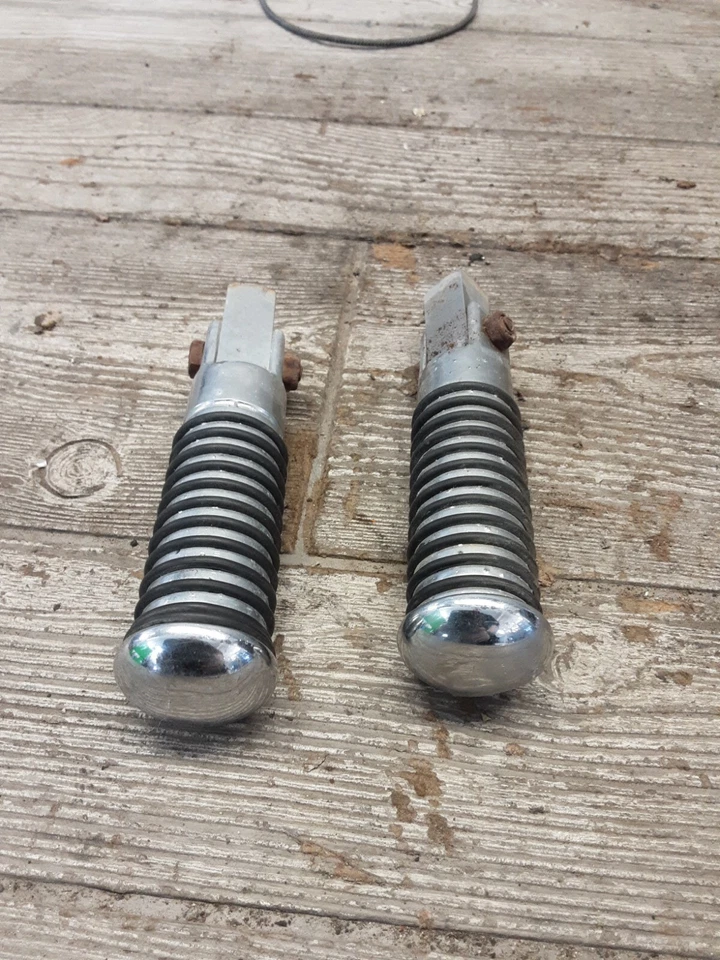 85 84-85 Honda V65 Sabre 1100 VF1100s Aftermarket estriberas de carretera Foto 2 de 4