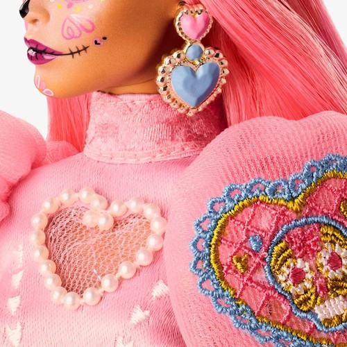 2023 Barbie Pink X Magnolia Day bambola Mattel HJX16 - Foto 12 di 19