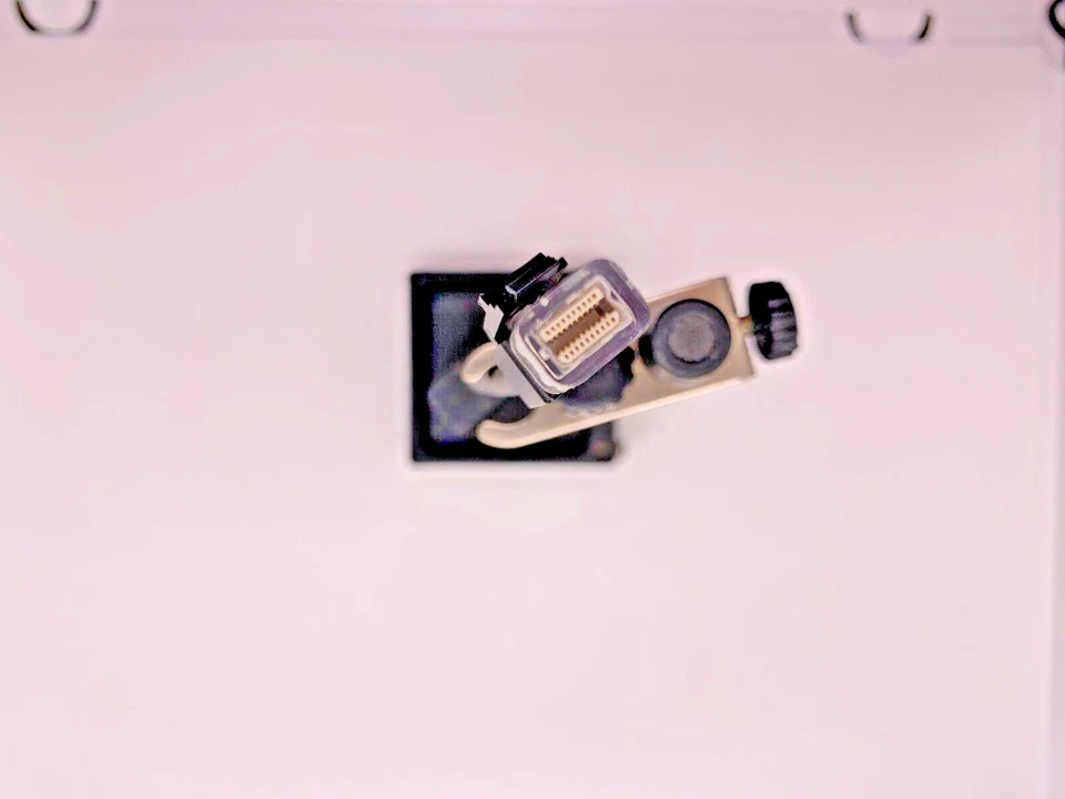 MINI DISPLAYPORT LATCHING MALE TO DVI-I FEMALE SINGLE LINK PASSIVE ADAPTER CABLE - Image 2 of 3