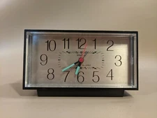 Vintage Spartus Quartz Alarm Clock Glow In Dark Hands