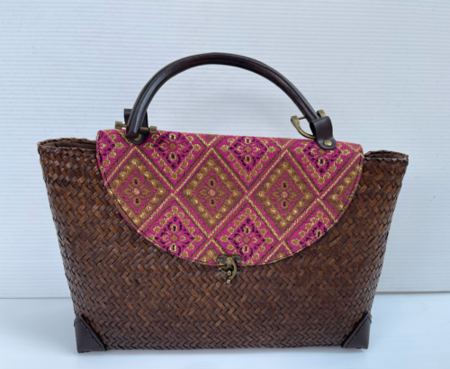 Women Straw woven Handmade Brown Tote Handbag Decorate Native Fabric Size M Gift - Afbeelding 1 van 24