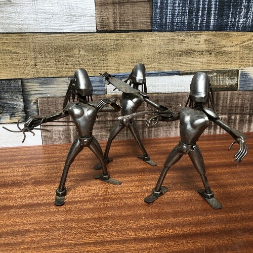 Unusual 6" Handmade Alien v Predator Figures x3 Masked Predator, Fury & Other? - Picture 11 of 12