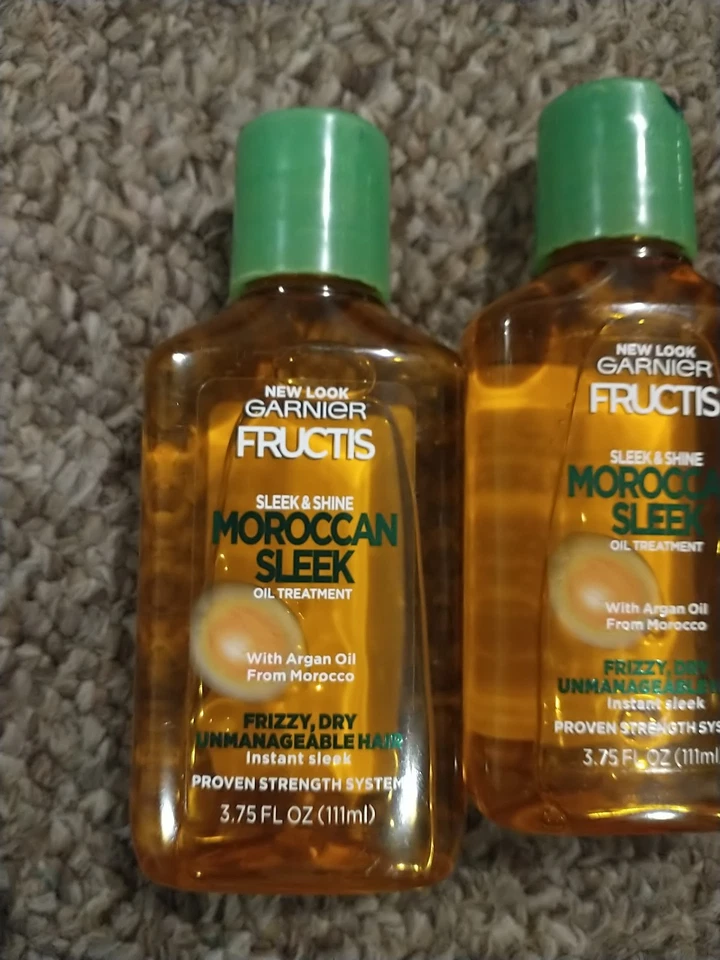 Fructis Sleek & Shine Moroccan Sleek Oil Treatment, Frizzy, Dry Hair, 3.75 Fl Oz - Image 2 of 3