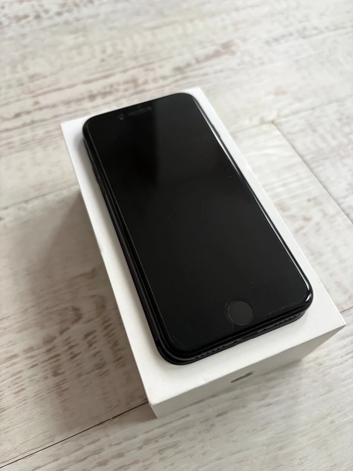 Apple iPhone 7 32GB, Black, MN8X2B/A, Unlocked Smartphone - Image 4 of 4