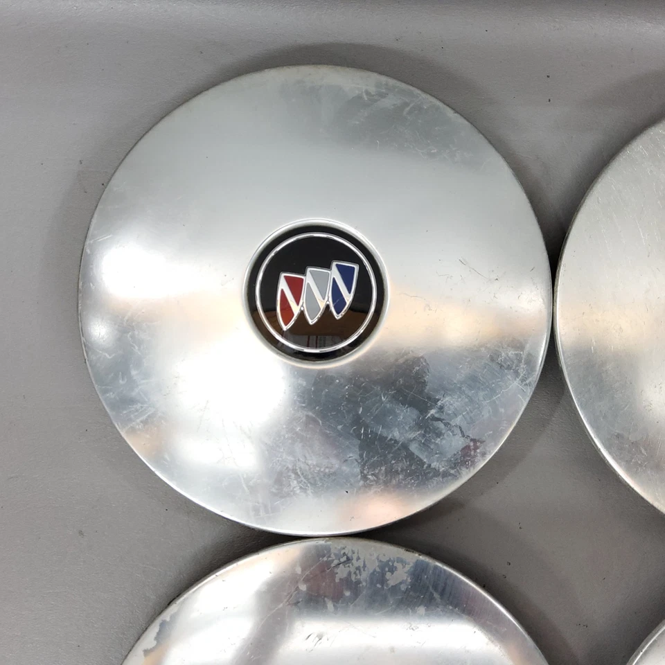 91-96 Buick Park Avenue tampas de centro de roda prata 25605038 conjunto de F4 - Imagem 2 de 4