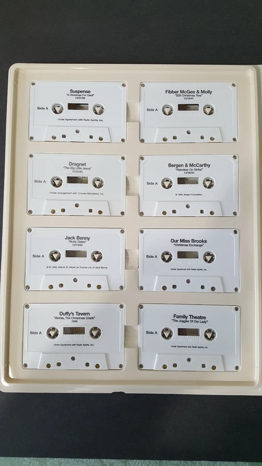 Vintage Memories of Christmas Past 16 Cassette Tapes 28 Postcards Thomas Pacconi - Image 2 of 4