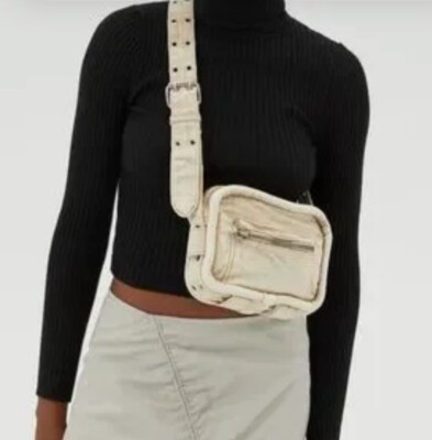 New Urban Outfitters Dakota Denim Crossbody Bag (size 9” x