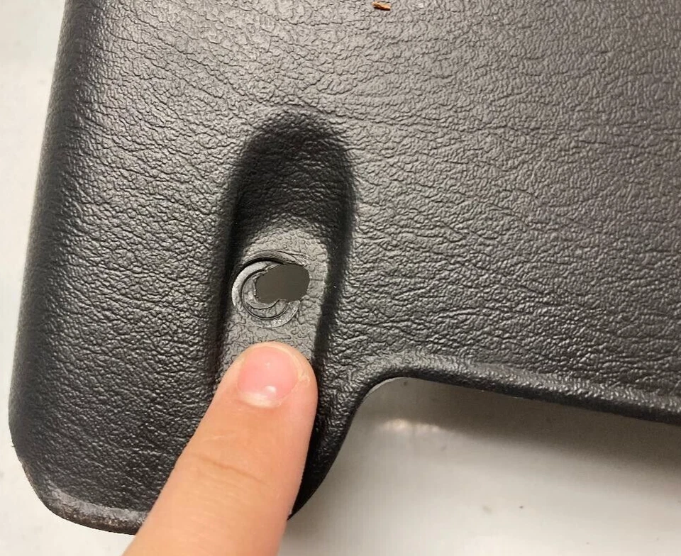 2004-2006 克莱斯勒 SEBRING KNEE BOLSTER P/N 0RA66TRMAC 正品原始设备制造商零件 STRATUS — 第 4/4 张图片