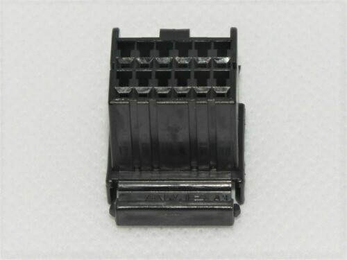 たーくん AMP 12 Wire 040 Series Male Connector & Terminals 174045-2