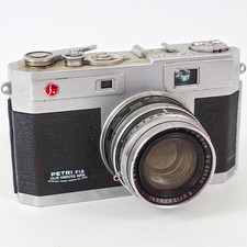 Petri Color Corrected Super 35mm Rangefinder Camera w/ 45mm 1:1.9 Lens AS-IS