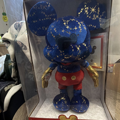 Disney Mickey Mouse Special Edition Sorcerer s Apprentice Fantasia Boxed #11 COA