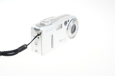 Sony Cyber-shot DSC-P7 3.2MP Digital Point and Shoot G782