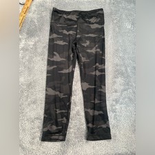 Athleta girl Camo Leggings - Black and Gray