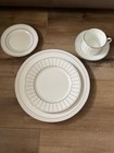 Vera Wang Radiante 5 Piece Place Setting. New in Box. — photo 2