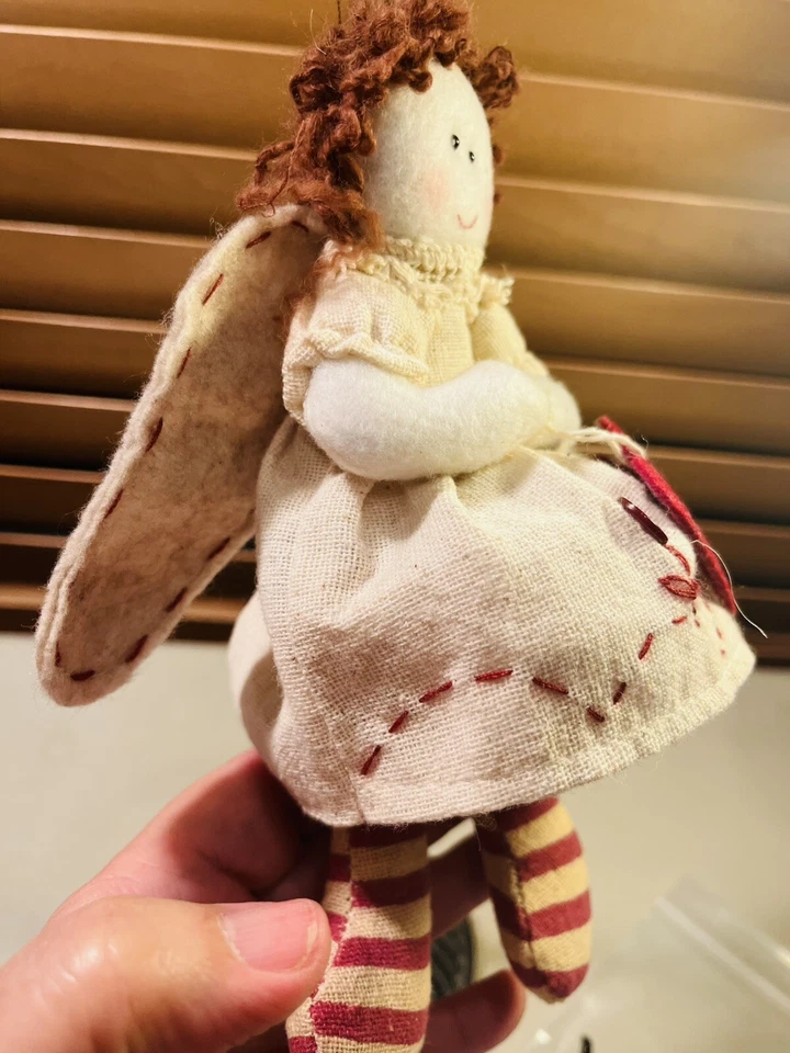 R: Ángel de tela vintage con corazón rojo. Gran muñeca primer ángel para bebé. Foto 3 de 4