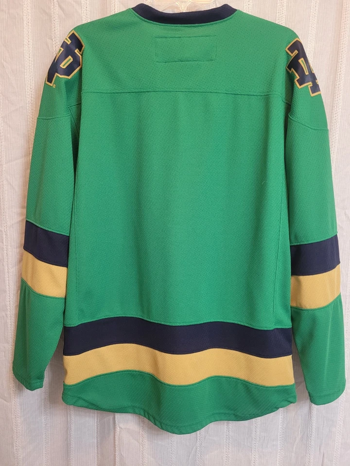 Camiseta deportiva de hockey Green Under Armour Notre Dame Fighting Irish Script para hombre S NCAA Foto 2 de 4