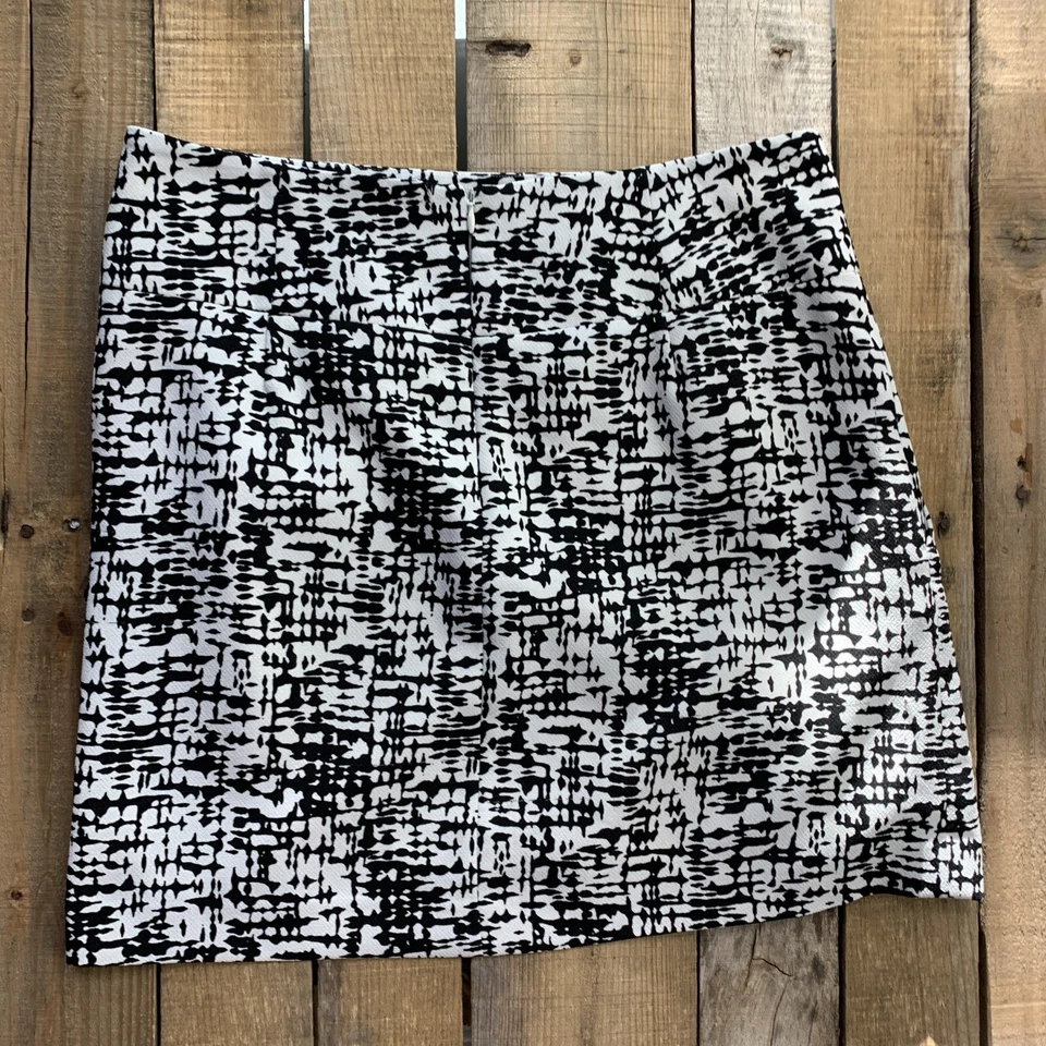 Falda Kenneth Cole Reaction negra blanca para mujer talla 6 forrada con cremallera Foto 3 de 4