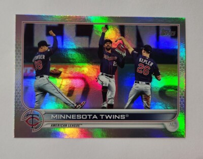 2022 Topps Series 2 Minnesota Twins Rainbow Foil #435 Team Card