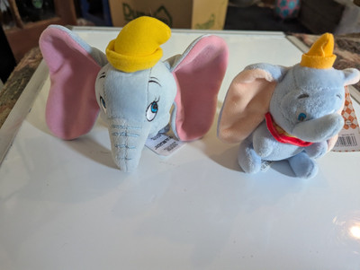NEU OFFIZIELLE Disney Dumbo Schlüsselanhänger 2er Set alle neu 