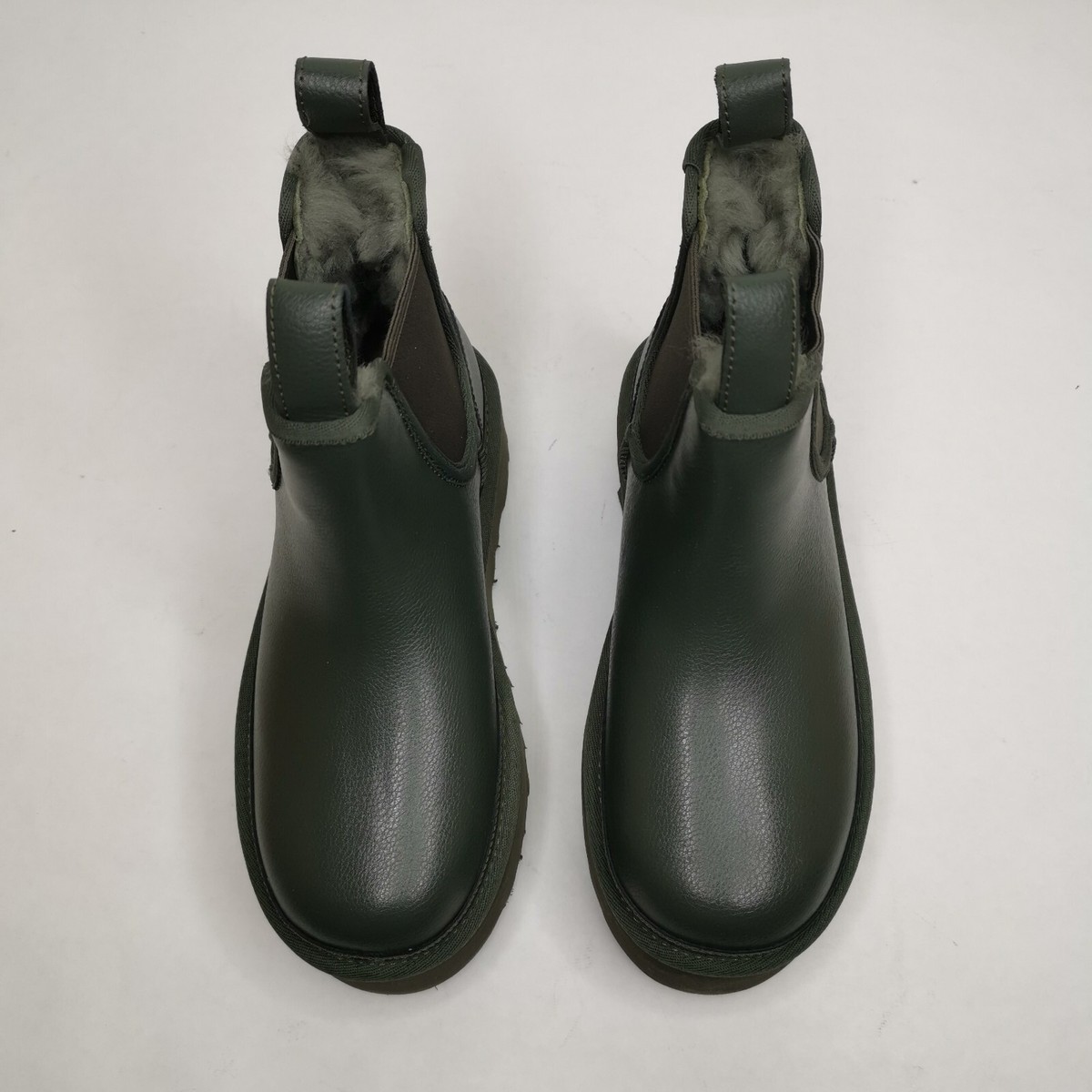 送料込【UGG】Neumel Platform Chelsea Boot UGG Neumel Platform Boot Chelsea Size 8 Chunky Shoes New In