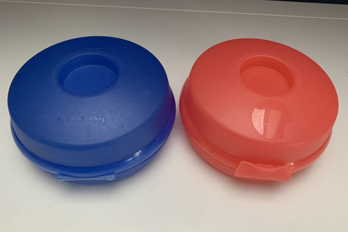 Lot of 2 TUPPERWARE Round Bagel Salad Sandwich Keeper #4440A - Red Blue