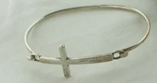 James Avery Hammered Horizon Cross Hook Bangle Bracelet Sterling Silver 7.5 inch