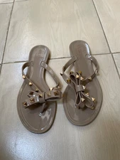 Valentino Garavani rockstud thong sandals size 35 EU