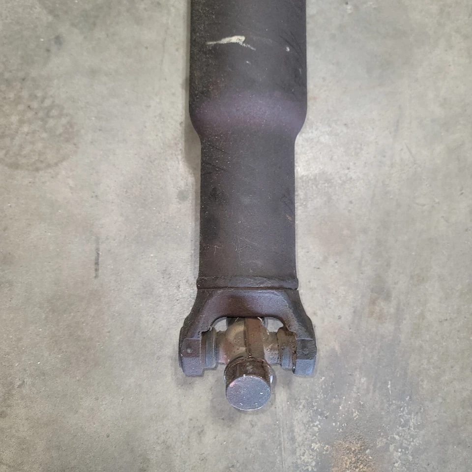 Eixo de transmissão traseiro 2008 GMC Yukon XL Denali - Imagem 3 de 4