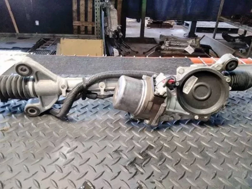 2013-2014 Subaru XV Crosstrek Steering Gear Power Rack and Pinion - Изображение 2 из 4