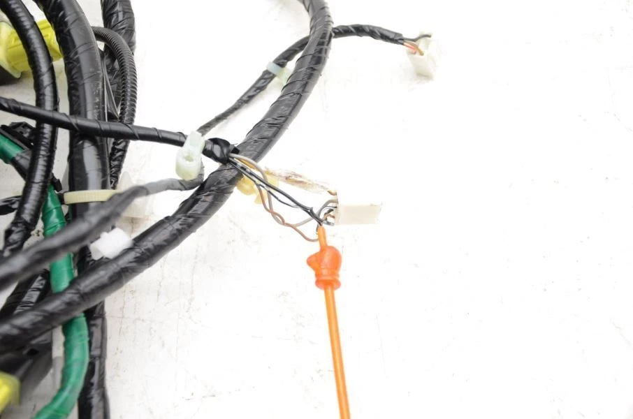 Arnés de cableado del chasis interior y trasero Subaru WRX STI 2015 Foto 3 de 4