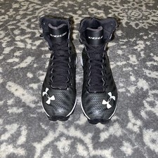 New Under Armour Highlight Youth Football Cleats! Left Size: 2Y & Right Size: 1Y