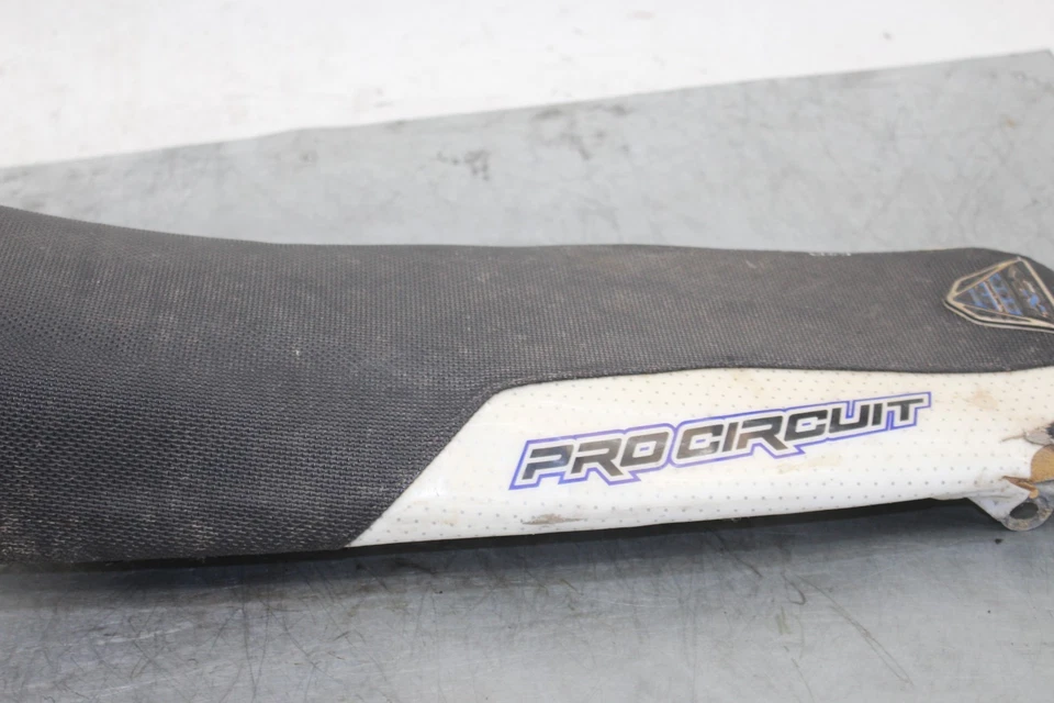 2004 04 YAMAHA YZ250F YZ 250F OEM SEAT SADDLE CUSHION PAN - Image 4 of 4