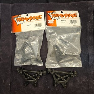 Traxxas Emaxx Tmaxx shock towers (4)
