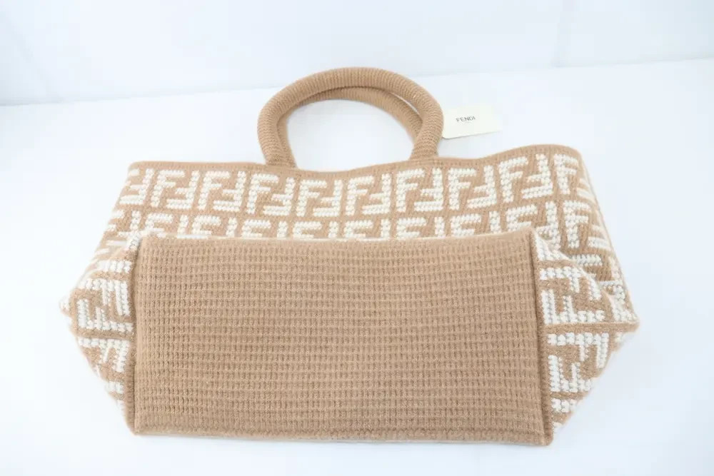 Fendi Shearling Tote Bag With Monogram Logo Allover in Nude/Beige BNWT OS image 5