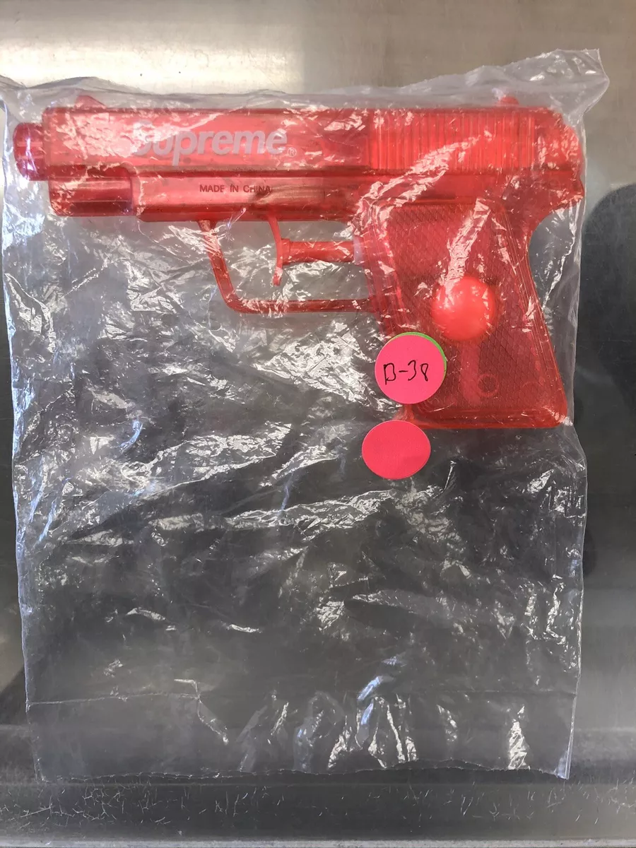 RARE SUPREME ITEM! RED SUPREME WATER GUN SQUIRT GUN PISTOL SS11