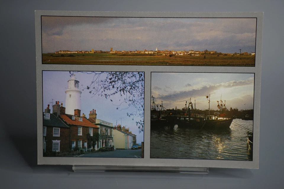 Postcard Southwold Seaside Town Harbour Lighthouse Suffolk Beach Huts Pier Sea - Image 2 of 4