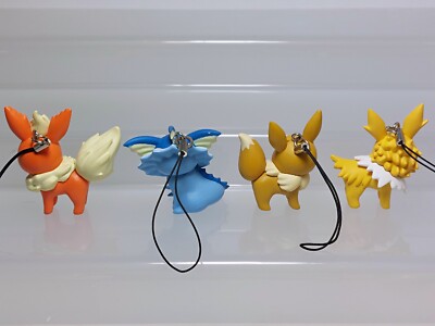 新品　POKEMON LOVE ITS'DEMO ストラップ 4種セット　ブイズ Pokemon Love It's Demo Figure Strap Flareon Vaporeon Eevee Jolteon