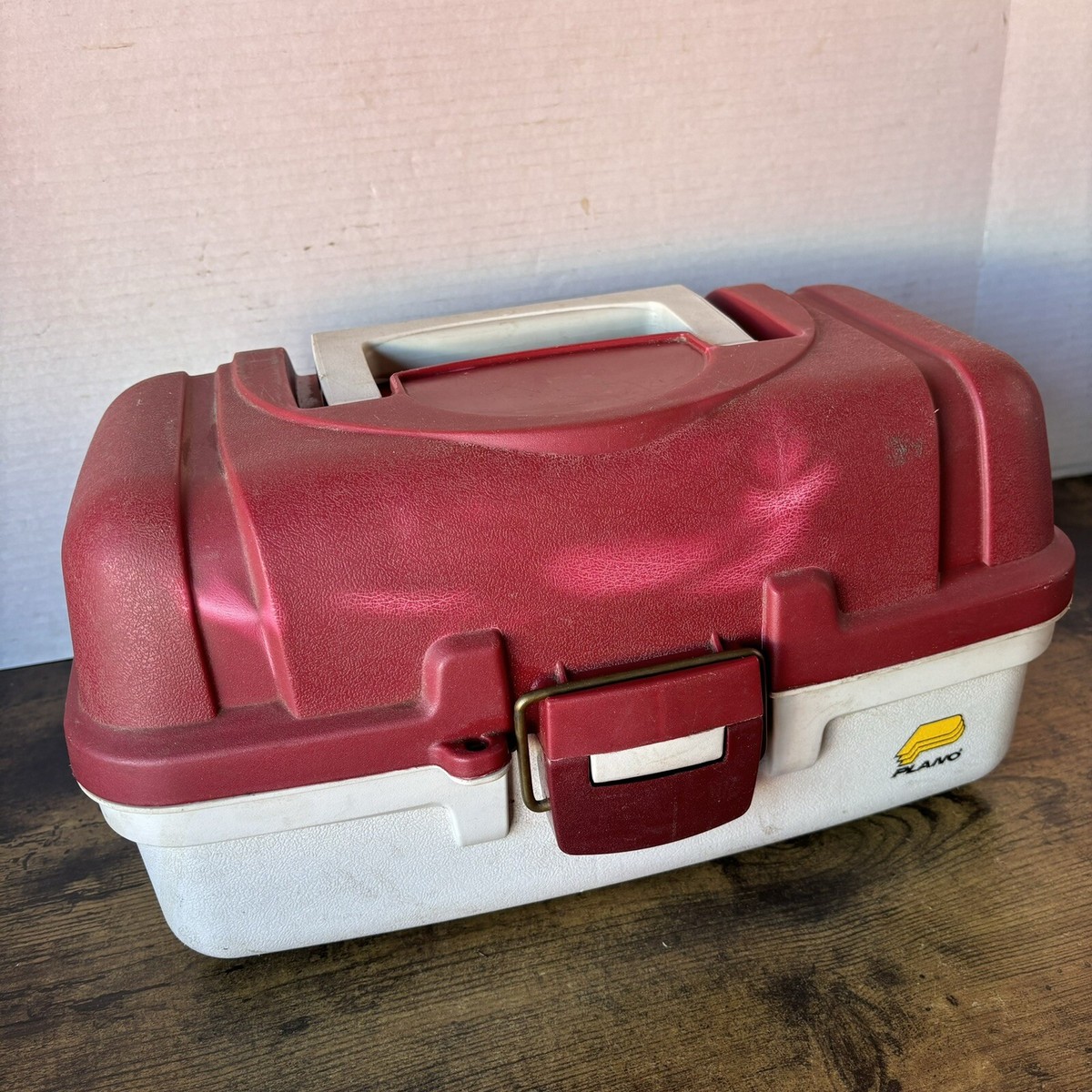 PLANO Tackle Box Strong Built Well 6102 Fold Out Tray Fishing