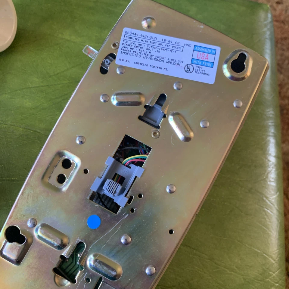 Vtg 80s 90s Y2K Wall Phone Push Button Tan Beige  Corded Phone Cortelco Works - Image 4 of 4