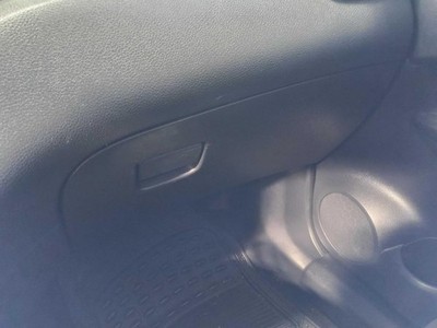 ROGUE     2016 Glove Box 670339