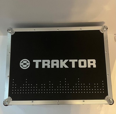 Native Instruments Traktor Kontrol S4