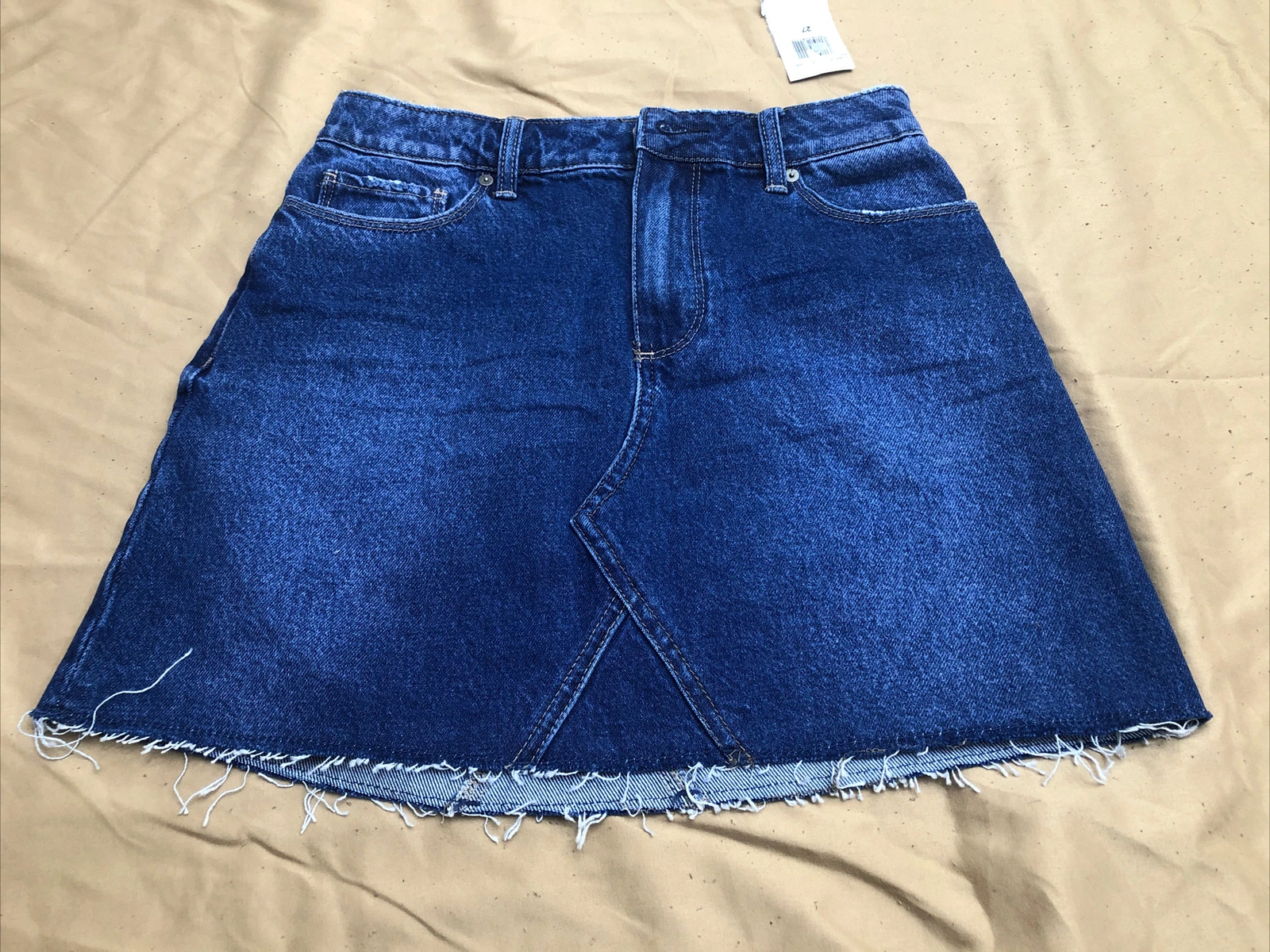 PAIGE AIDEEN DENIM SKIRT Size 27 198
Opens in a new window or tab